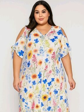 Floral Cold-Shoulder V-Neck Maxi Dress in Cream & Blue